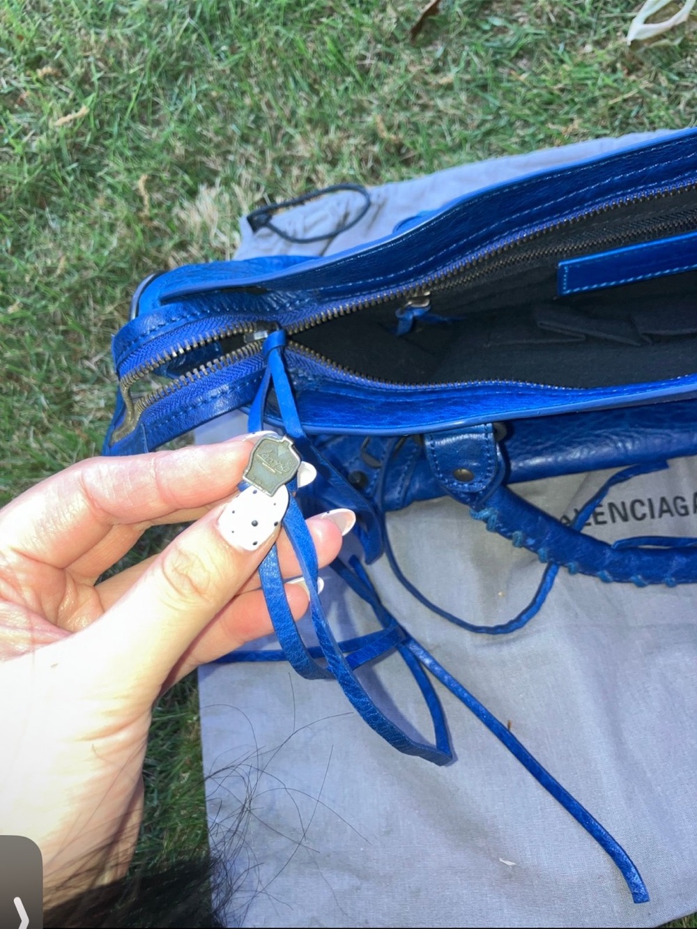 Balenciaga medium city bag top zipper does not zip - Picture 6 of 10